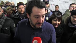 Elezioni scrutatore a Salvini quotCi vediamo tra tre mesiquot E lui fa le corna [upl. by Ivanna]