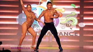 Karen y Ricardo Aventura Dance Cruise LA 2017  Worlds Largest Latin Dance Cruise [upl. by Enilkcaj647]