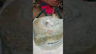 srilankaancienthistorytraditional grain miling machine promote tourismtrendingviralvideo [upl. by Adnirual]