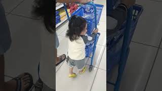 18 months baby gio boy nag grocery na sa supermarket [upl. by Nnaihs]