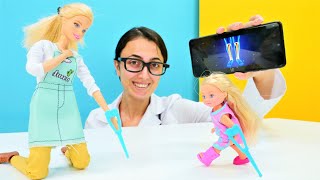 Barbie videoları Steffie bisikletten düşüyor Doktor oyunu [upl. by Ahsienor71]