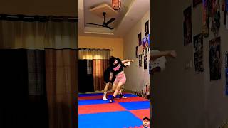 Muythai elbow use muaythai ufc mma tutorial kickboxing elbow [upl. by Irrehs]