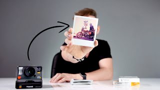 How to use a POLAROID CAMERA correctly  Polaroid OneStep 2 [upl. by Reynolds]