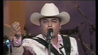 Los Tigres del Norte de Paisano a Paisano premios lo Nuestro 2001 [upl. by Vidal]