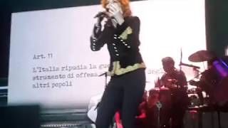 Fiorella Mannoia  quotOFFESOquot live [upl. by Leahcin]