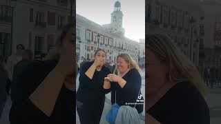 Las campanadas en la puerta del sol viralvideos campanadas risas [upl. by Repsaj]