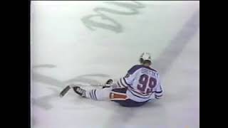 Bill McCreary hit Wayne Gretzky Jan 31981 [upl. by Everara]