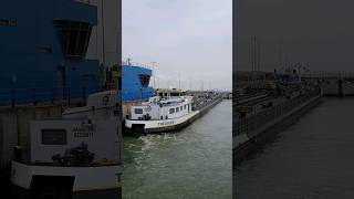 🛥️ Vlissingen Netherlands🇳🇱 Sluicebox TravelwithHugoF boatlock sluicebox sluice sluis [upl. by Anihtyc]