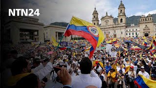 Multitudinaria marcha en diferentes ciudades de Colombia en contra del gobierno de Gustavo Petro [upl. by Ayanad597]