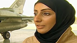 Esta mujer piloto es la peor pesadilla de ISIS [upl. by Lamphere]