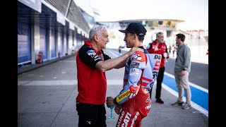 « Jai signé mercredi à 8h »  Marc Marquez dévoile les coulisses du transfert [upl. by Aerdnaxela442]