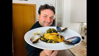 Spaghetti con Cozze Vongole e Cime di Rapa [upl. by Babita367]