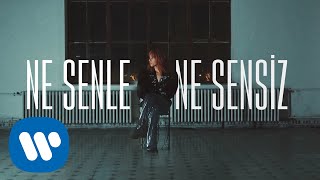 Selin  NE SENLE NE SENSİZ Official Music Video [upl. by Beebe]