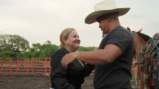 Mayra Tovar Del Capanaparo Arriba  Video Oficial [upl. by Shaylah]