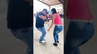 El divino colombiano sin tacones en la pulga de alamo Tx dance foryou lapulgayoutubeshortsvideo [upl. by Aurelea]