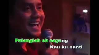 Gugurnya bunga cinta  Laksamana Karaoke [upl. by Harmaning9]