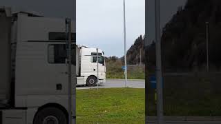 trucksSattelzüge Kreisverkehr Tirol [upl. by Athallia]