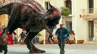 Los dinosaurios ATACAN la ciudad  Jurassic World Dominio  Clip en Español [upl. by Nodrog]