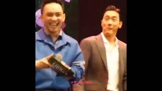 Super Junior Siwons reaction  for quotKleponquot hahaha so funny  superjunior siwon suju klepon [upl. by Hatch]