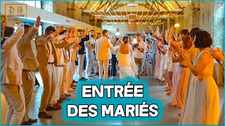 Lentrée des Mariés 👰🤵 de AnneCharlotte amp Quentin avec leurs témoins et proches [upl. by Harwill]