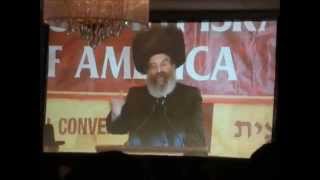 2015 Agudah Convention  Sadigura Rebbe Shlita speaking on Motsae Shabbes [upl. by Zephaniah]