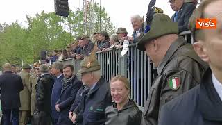 Giorgia Meloni e Crosetto alladunata degli Alpini a Udine [upl. by Akerehs]