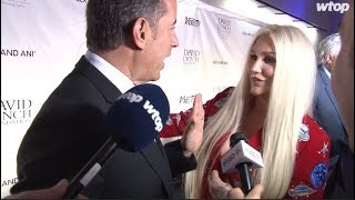 Jerry Seinfeld says ‘no thanks’ to hug from Kesha [upl. by Suisyola]