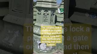 Why are there PADLOCKS ON Westminster Bridge in LONDON padlock westminsterbridge 🤵‍♂️❤️👰‍♀️ [upl. by Yramesor]