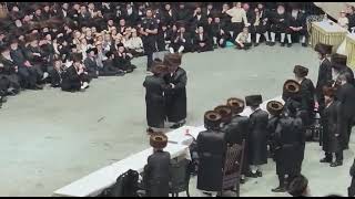 Viznitz Rebbe R Mendel Dances Mitzvah tantz At His Great Nephews Wedding  Sivan 5783 [upl. by Assiled]