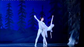 Tchaikovsky Lo schiaccianoci Estonian National Ballet [upl. by Kciredorb]