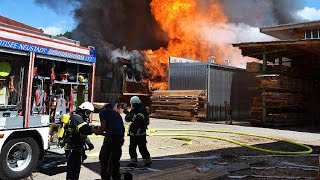 Inferno in TitiseeNeustadt Großbrand zerstört Sägewerk [upl. by Ohara138]