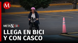 Xóchitl Gálvez llega en bicicleta al debate presidencial [upl. by Ecital]