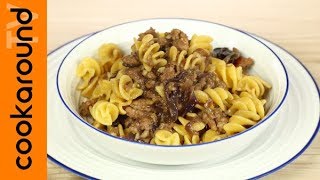 Fusilli con cipolle di Tropea e salsiccia [upl. by Enyawud]