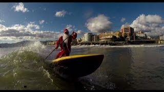 Weihnachtsmann auf Abwegen Surfbrett statt Schlitten [upl. by Annora629]