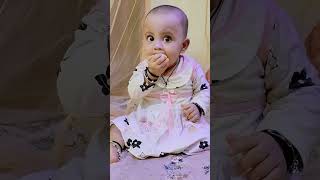 Amrood khane ke fayde ♥️😍♥️ cutebaby trendingshorts [upl. by Ahcim]