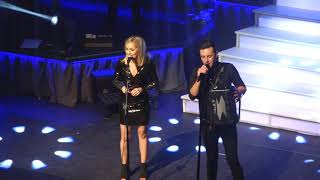 NIAMH MCGLINCHEY NATHAN CARTER FAIRYTALE OF NEW YORK [upl. by Waligore]