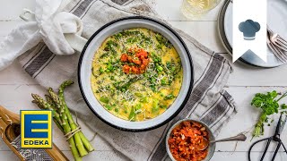 SpargelFrittata Rezept I Eierspeise mit Erbsen und grünem Spargel  EDEKA [upl. by Gnouhp]