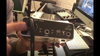 Behringer UPhoria UM2  Audio Interface Features 30 interface [upl. by Mercedes]