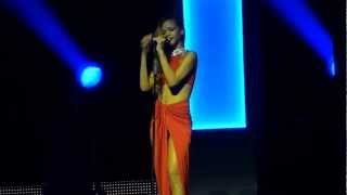 Rihanna  quotLoveeeeeee Songquot Live in Philly 31413 [upl. by Chisholm442]