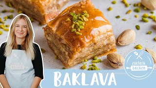 Baklava  türkisches BaklavaRezept  Baklava mit Walnüssen  Best Baklava  Einfach Backen [upl. by Matilda]