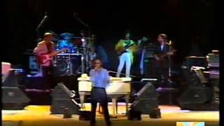 Antonello Venditti feat Enzo Avitabile  Segreti Live Firenze  Pzza Signoria 14091986 [upl. by Lamarre]