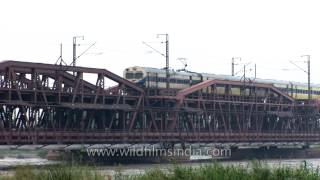 Trains pass through old Yamuna Bridge Loha pul  Delhi [upl. by Arrim]