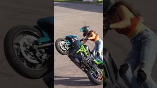 A little Savage 🤭 bikergirl stunt motorcycle bike moto [upl. by Sweyn921]