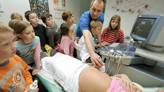 Arbeit in der Kinderklinik Teil 1 Doku HD [upl. by Nani]