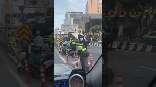 Flyover Phya Thai intersection on Si Ayutthaya Road in Bangkok’s bangkok accidenttruck [upl. by Myrah]