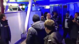 Thauvin insulté à son arrivée à Lille [upl. by Shalom849]