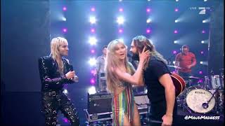 Bill Kaulitz awkward kiss at GNTM 2021 finale [upl. by Irahc224]