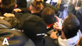 Hooligans Ajax bestormen metro met Milanfans [upl. by Baal]