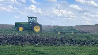 John Deere 8400 cultivating [upl. by Marx]