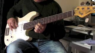 dont leave me this way  Thelma Houston on godin shifter 5 bass [upl. by Hanleigh]